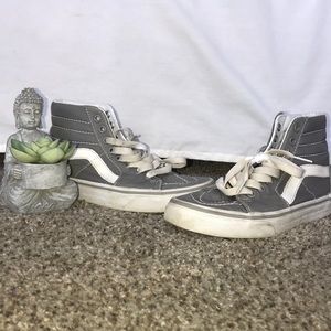Women’s Gray & White Vans 👟